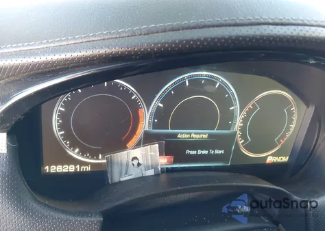 2013 Cadillac Xts Premium z USA, uszkodzony, nr VIN 2G61T5S33D9200028